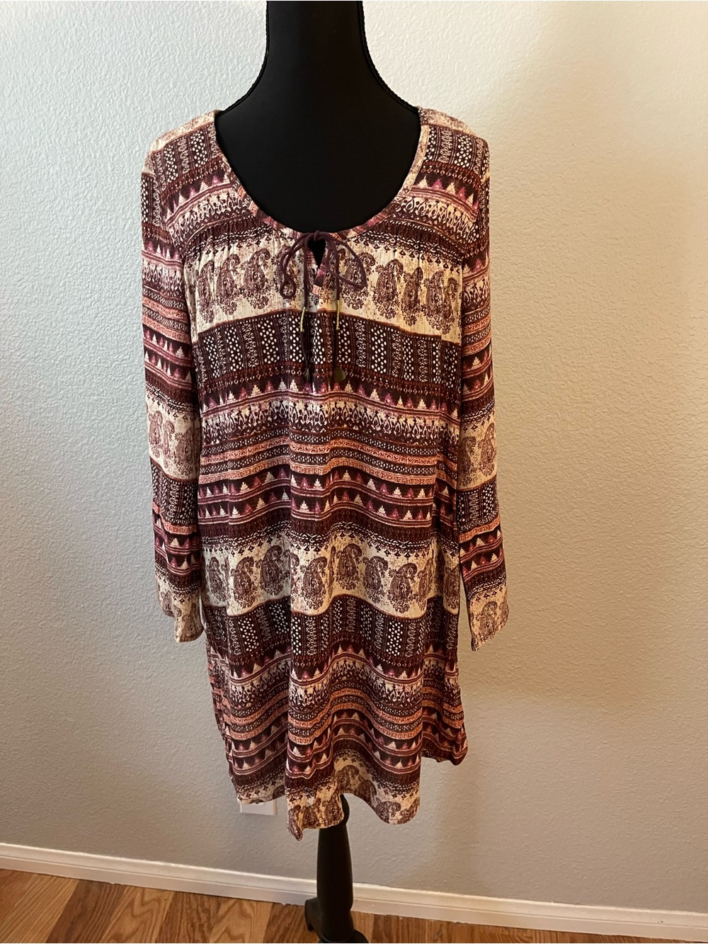 Billabong Burgundy and Cream Paisley Print Tunic